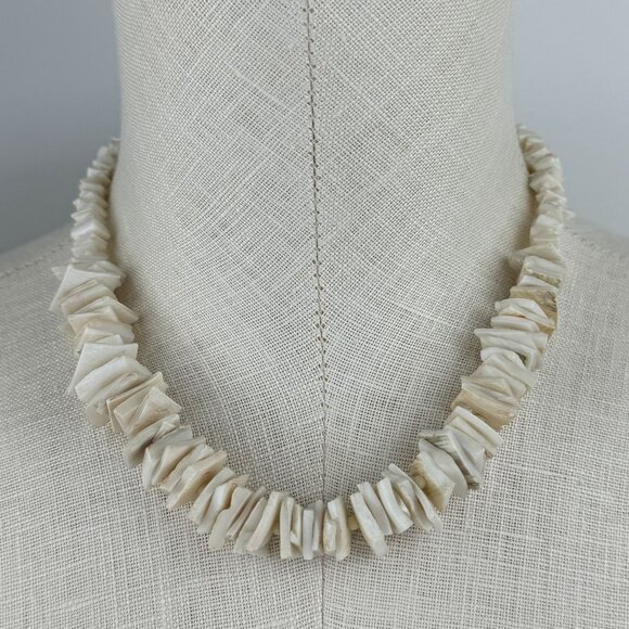Natural Shell Chip Bead Necklace With Brass Clasp Puka Seashell Choker 18 Inches - Picture 1 of 8